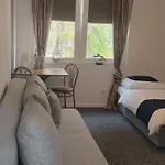 Reda - Z Niezaleznym Wejsciem Üdülőközpont *